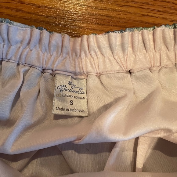 Lauren Conrad Cinderella collection skirt - Picture 3 of 4